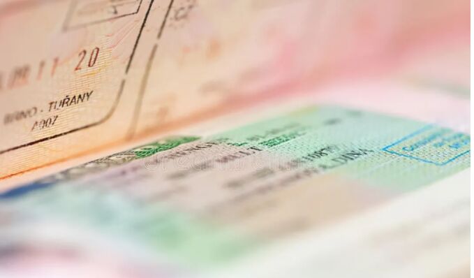 更换护照时，旧护照上没有有效签证怎么办？