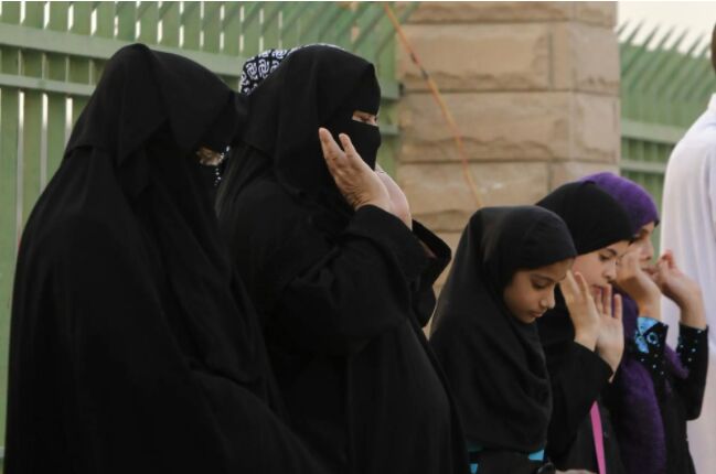 沙特阿拉伯：取消对女性副朝签证的限制
