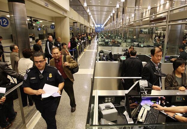 菲律宾落地签滞留人员限期离境都会上黑名单
